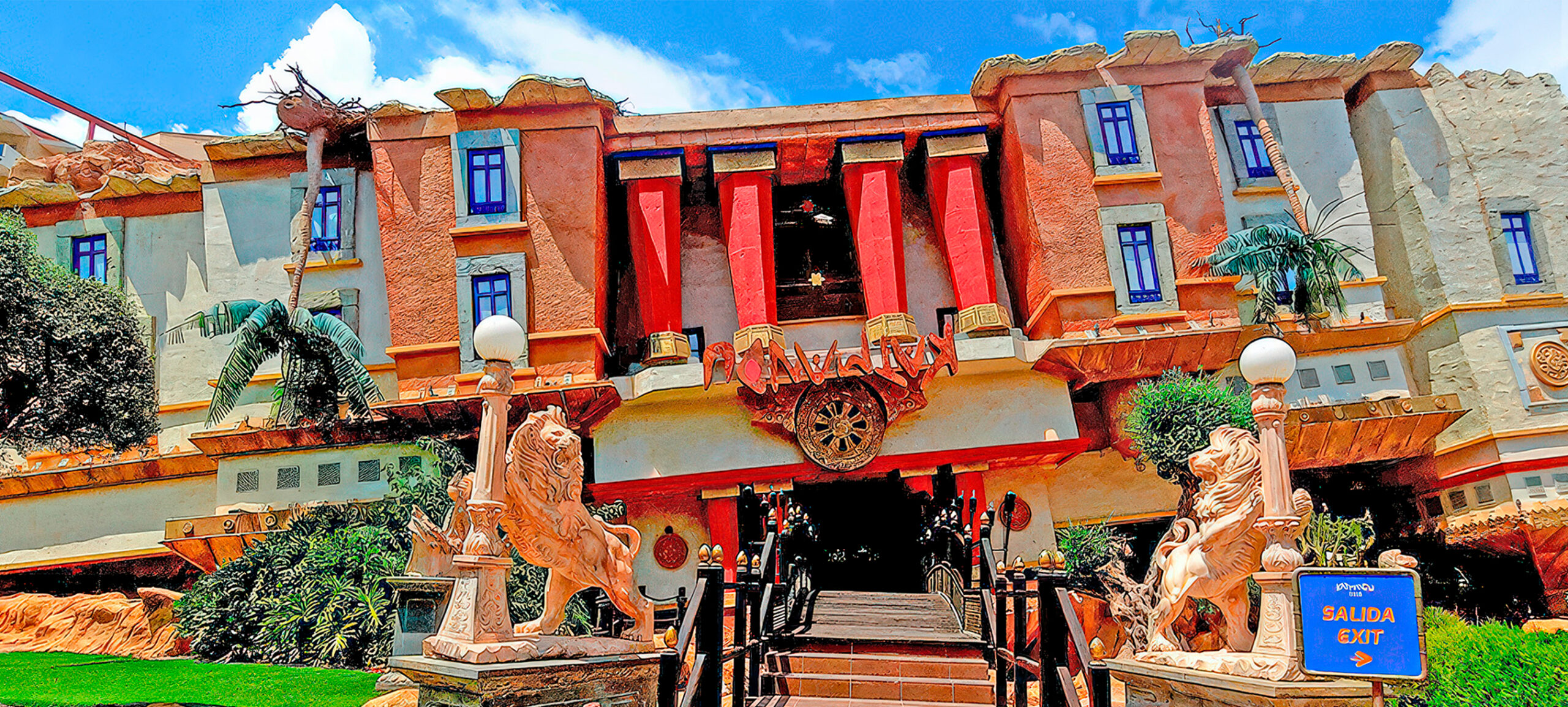 Fachada de Katmandu Park Mallorca, parque temático familiar en Magaluf